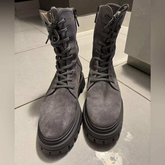 Stuart Weitzman suede boots - Picture 1 of 9